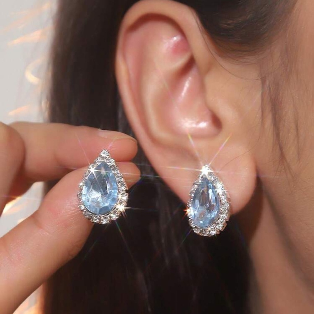 Retro Tear Drop Crystal Rhinestone Earring Stud for Women 1 Pair